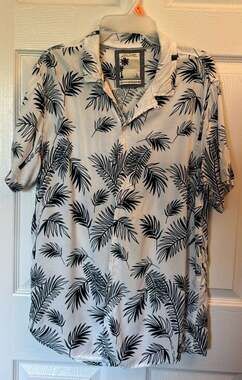 Free Planet Men's Palm Leaf Print Short Sleeve Button Down Shirt Size L